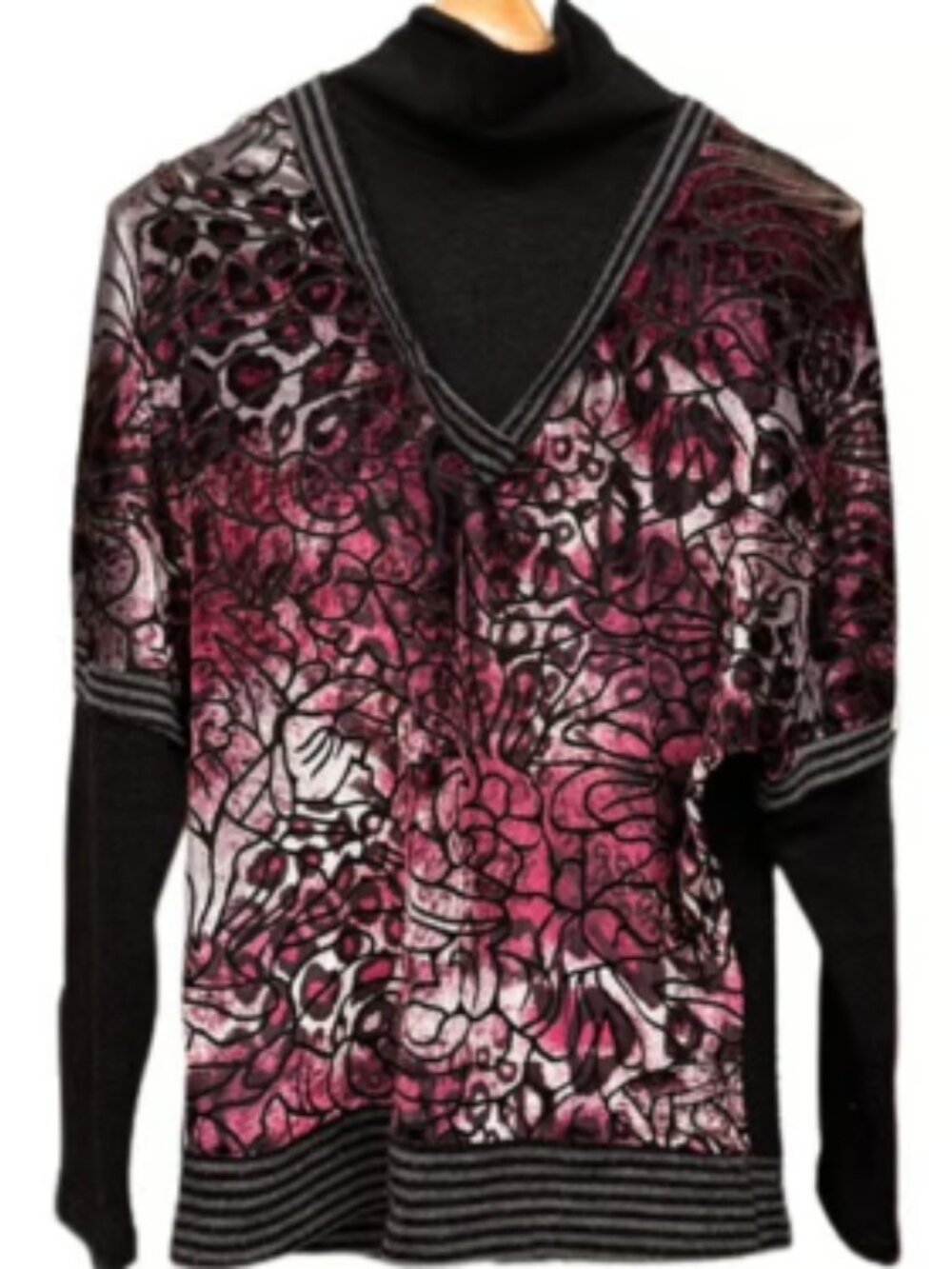 Quinze Trente Long Sleeve Top Breathable Velvety Striped Sweater Cozy Soft Comfy